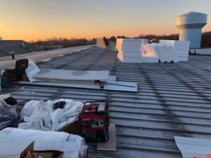 commercial-roofing-contractors-installing-duro-last